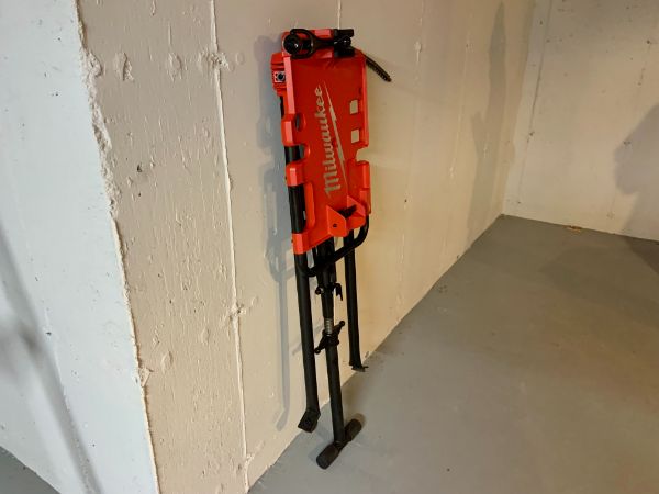 Milwaukee 6” Leveling Tripod Chain Vise